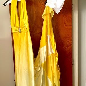 Betsy & Adam Long Yellow Dress Junior’s Size 12P